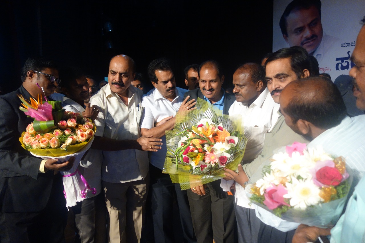 Sri HD Kumaraswamy with PIA President & Members