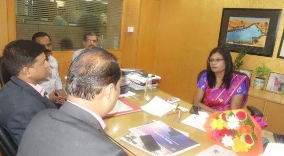 Smt.Manimegalai GM Vijaya Bank with PIA President & Hon Secretory